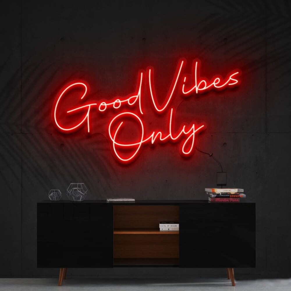 Letreiro Neon Good Vibes Only - 50x20cm