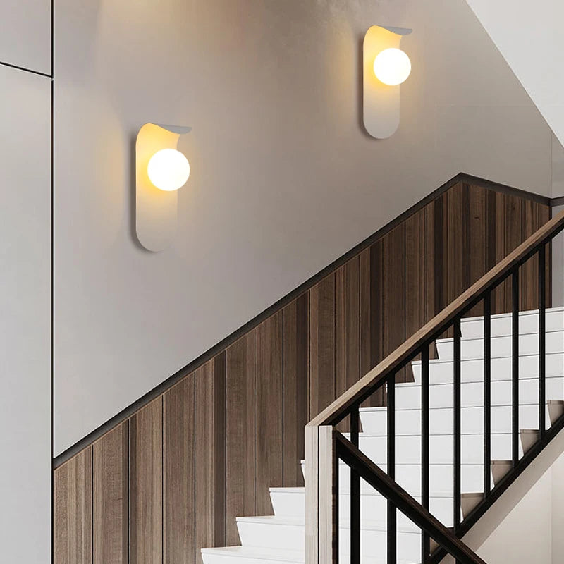 Arandela Metal Torcido - design moderno