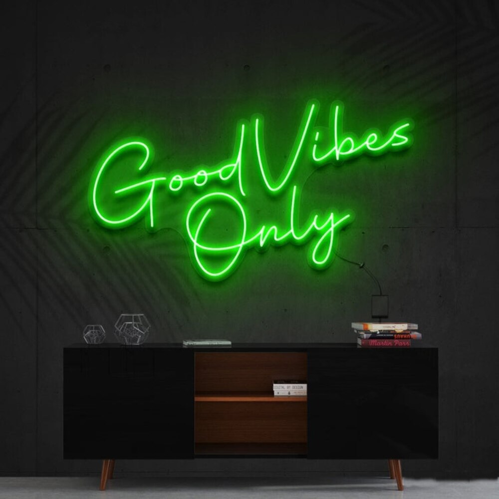 Letreiro Neon Good Vibes Only - 50x20cm