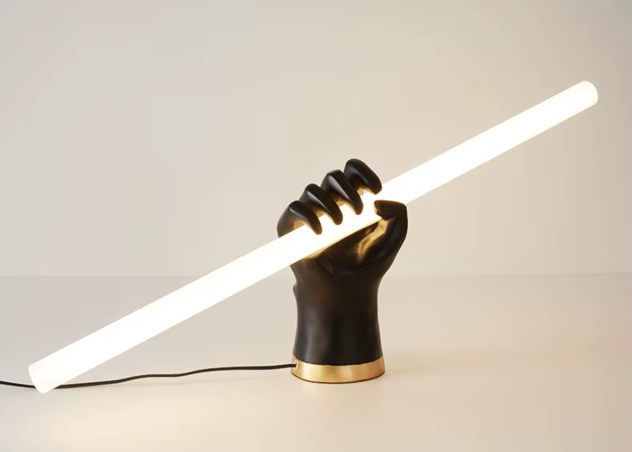 Luminária de mesa Mãos - Design Contemporâneo