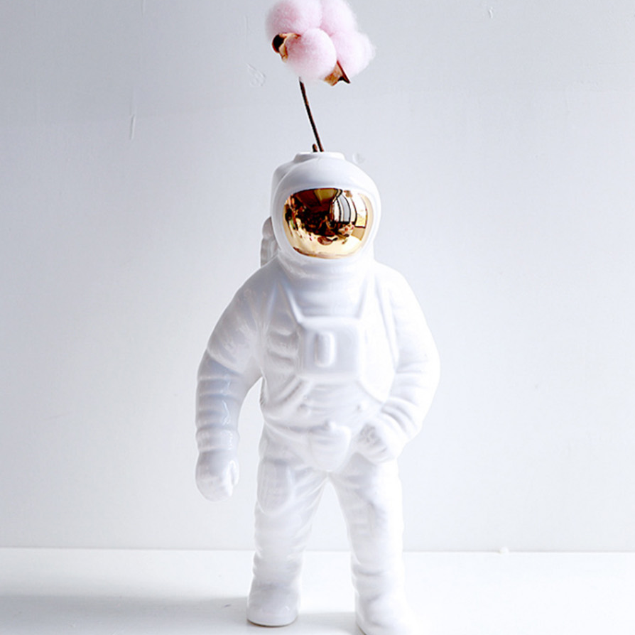 Vaso escultura Astronauta - cerâmica esmaltada