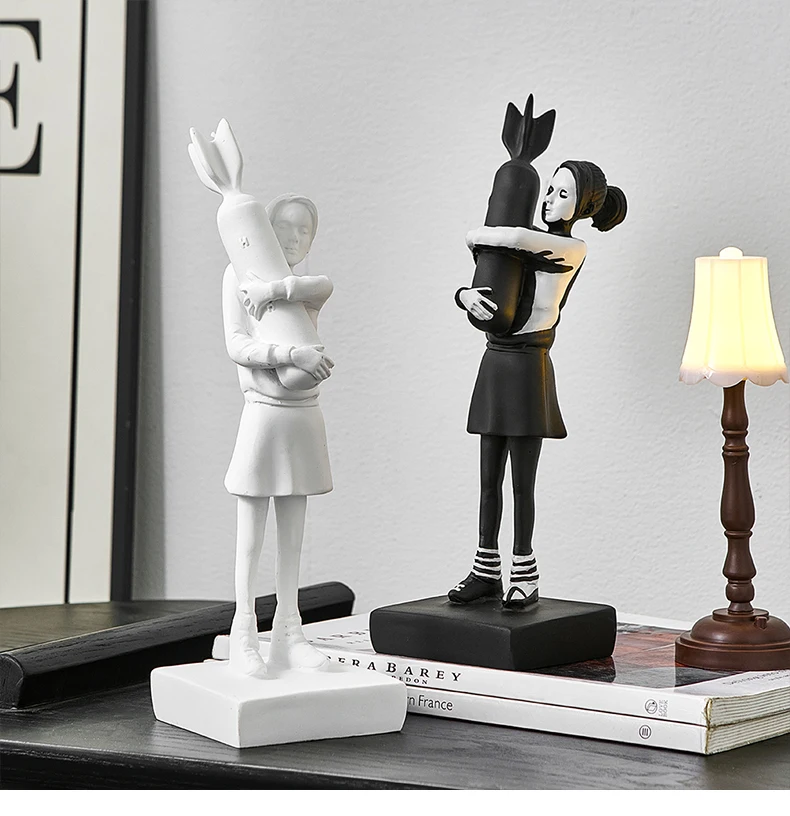 Escultura decorativa Bomb Girl - arte contemporânea