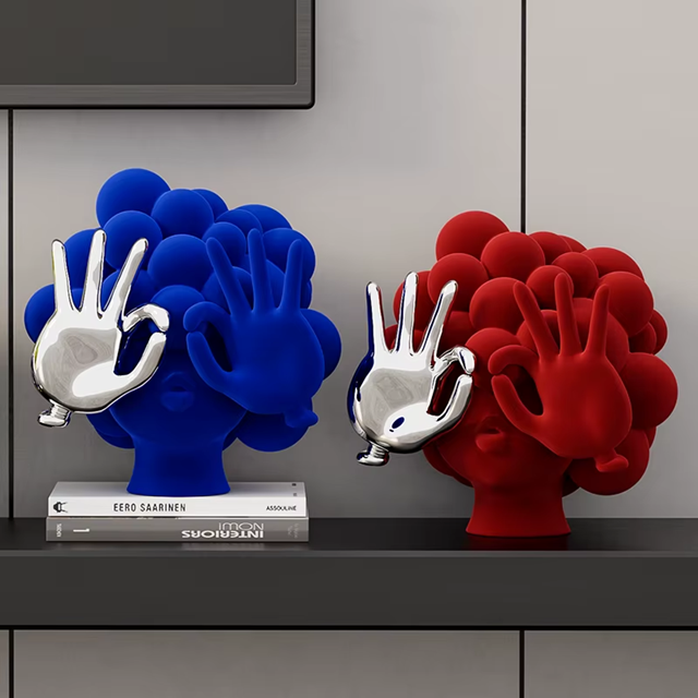 Escultura The Girl - design contemporâneo