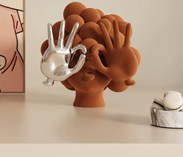 Escultura The Girl - design contemporâneo