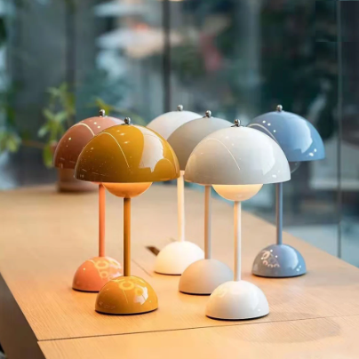 Luminária de mesa portátil Pantella Cone - 08 Cores