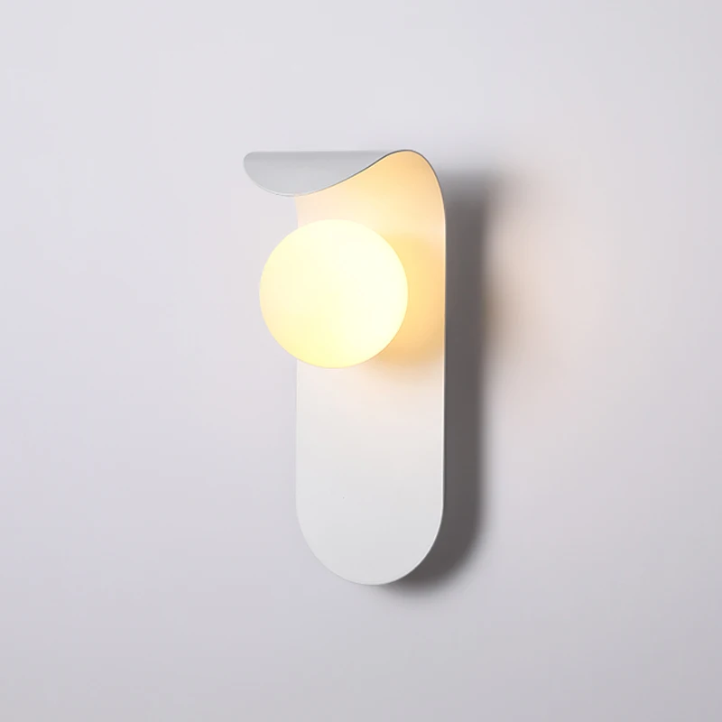 Arandela Metal Torcido - design moderno
