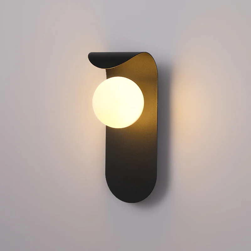 Arandela Metal Torcido - design moderno
