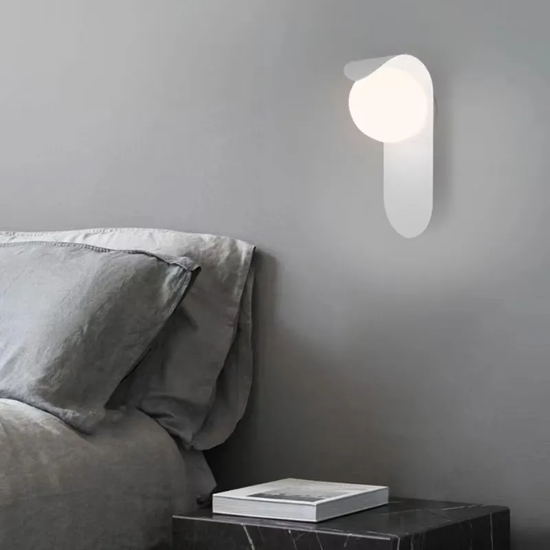 Arandela Metal Torcido - design moderno