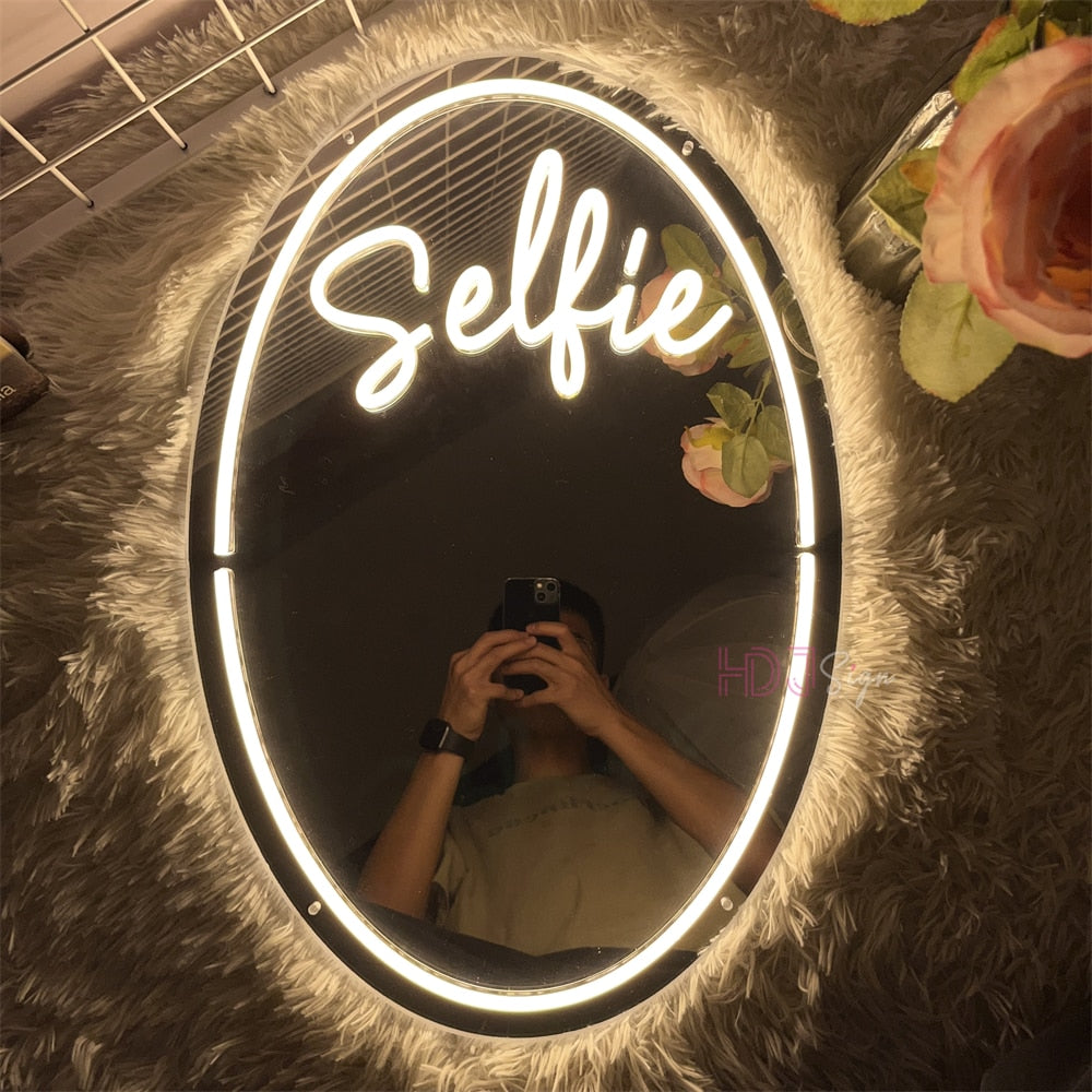 Espelho com led neon Selfie - 45x30cm