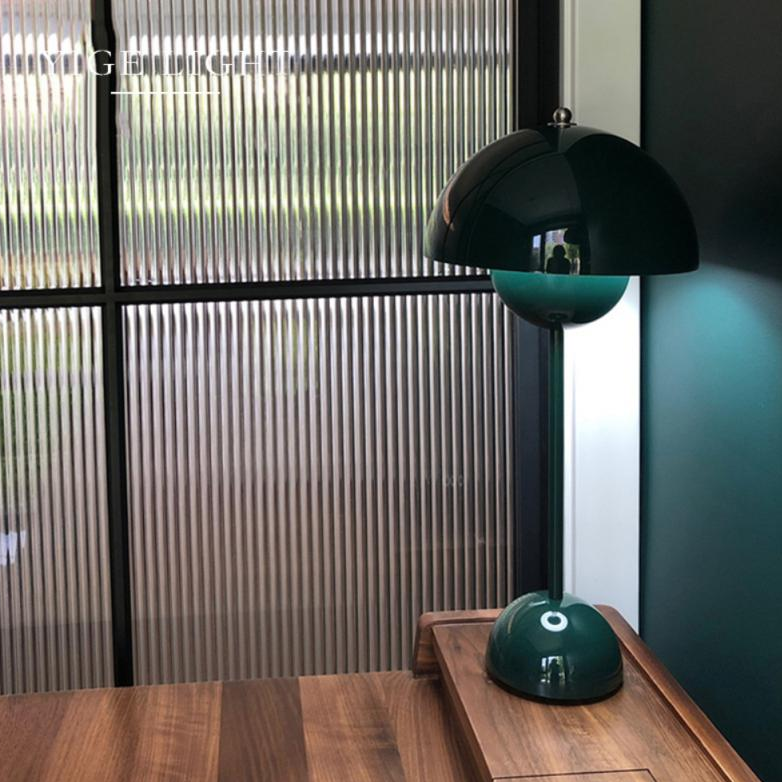 Luminária de mesa Panthella - Design Dinamaquês