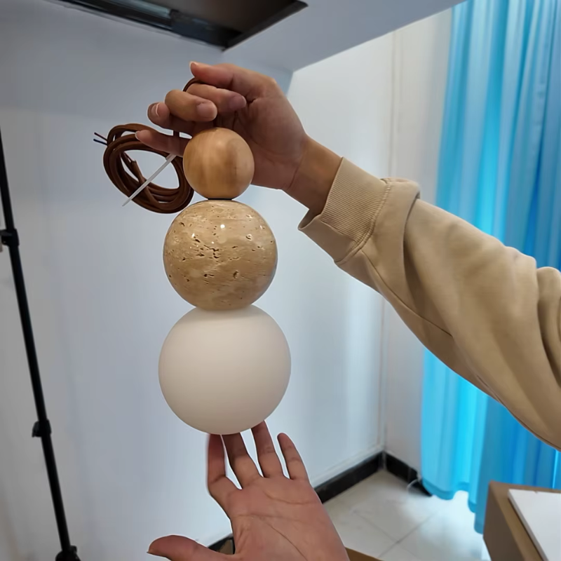 Pendente Thai - madeira e travertino