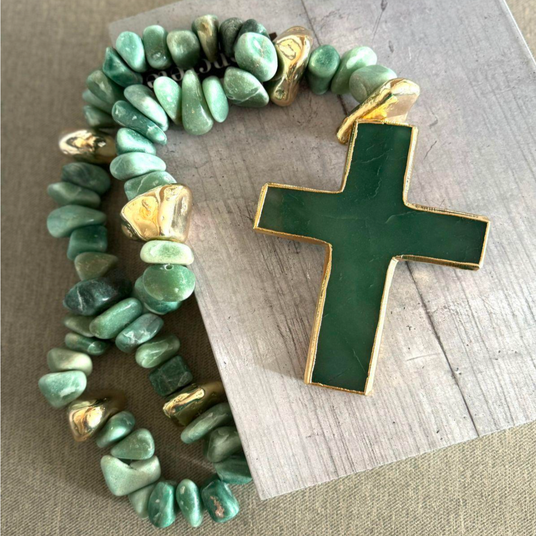 Terço decorativo em pedra - 02 cores