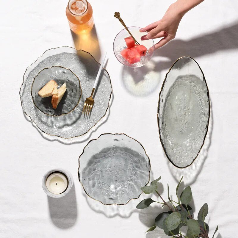 Prato de servir em vidro martelado - borda dourada