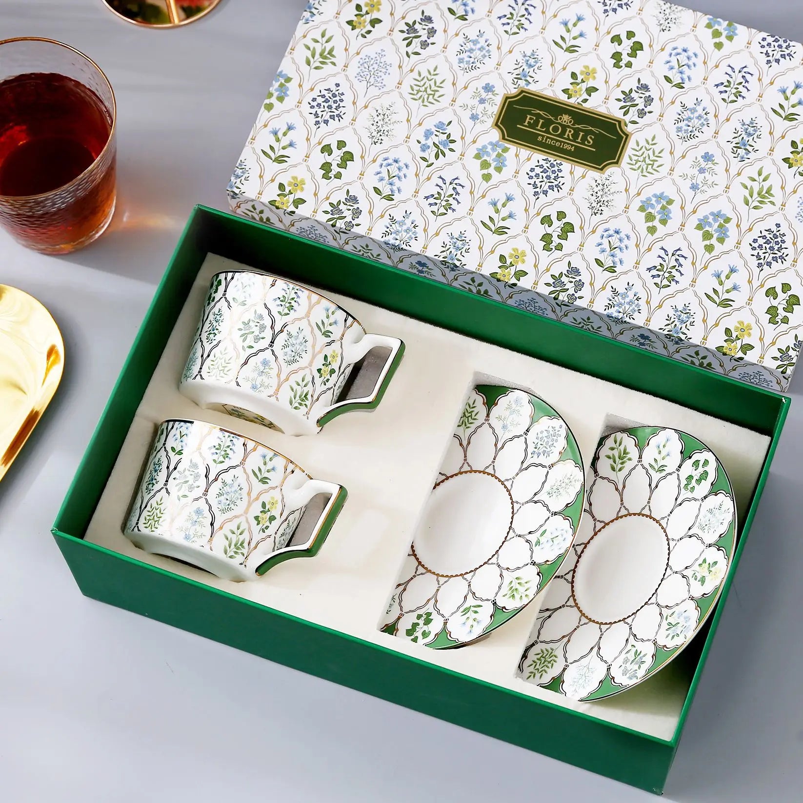 Conjunto Floris para chá - em porcelana