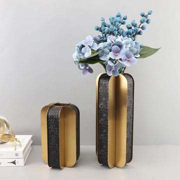 Vasos em metal com acabamento em couro - 02 Tamanhos