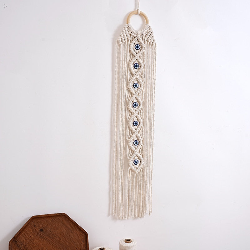 Macrame decorativo com aplicações olho grego - 70cm