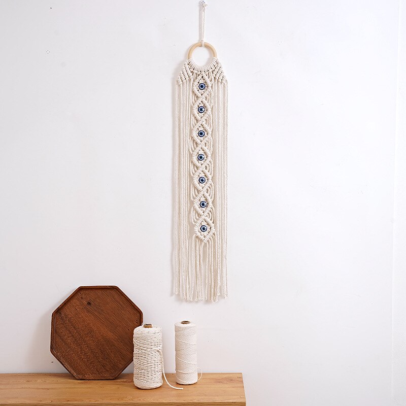 Macrame decorativo com aplicações olho grego - 70cm