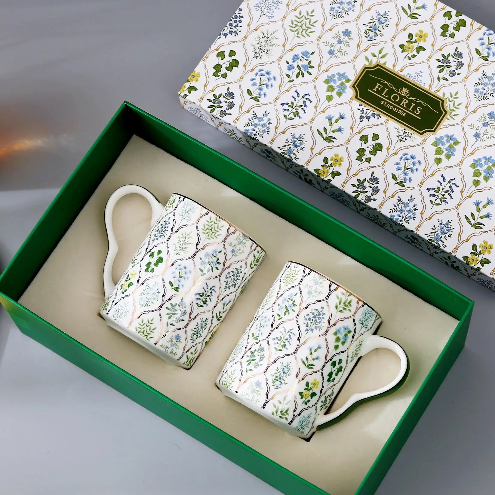 Conjunto Floris para chá - em porcelana