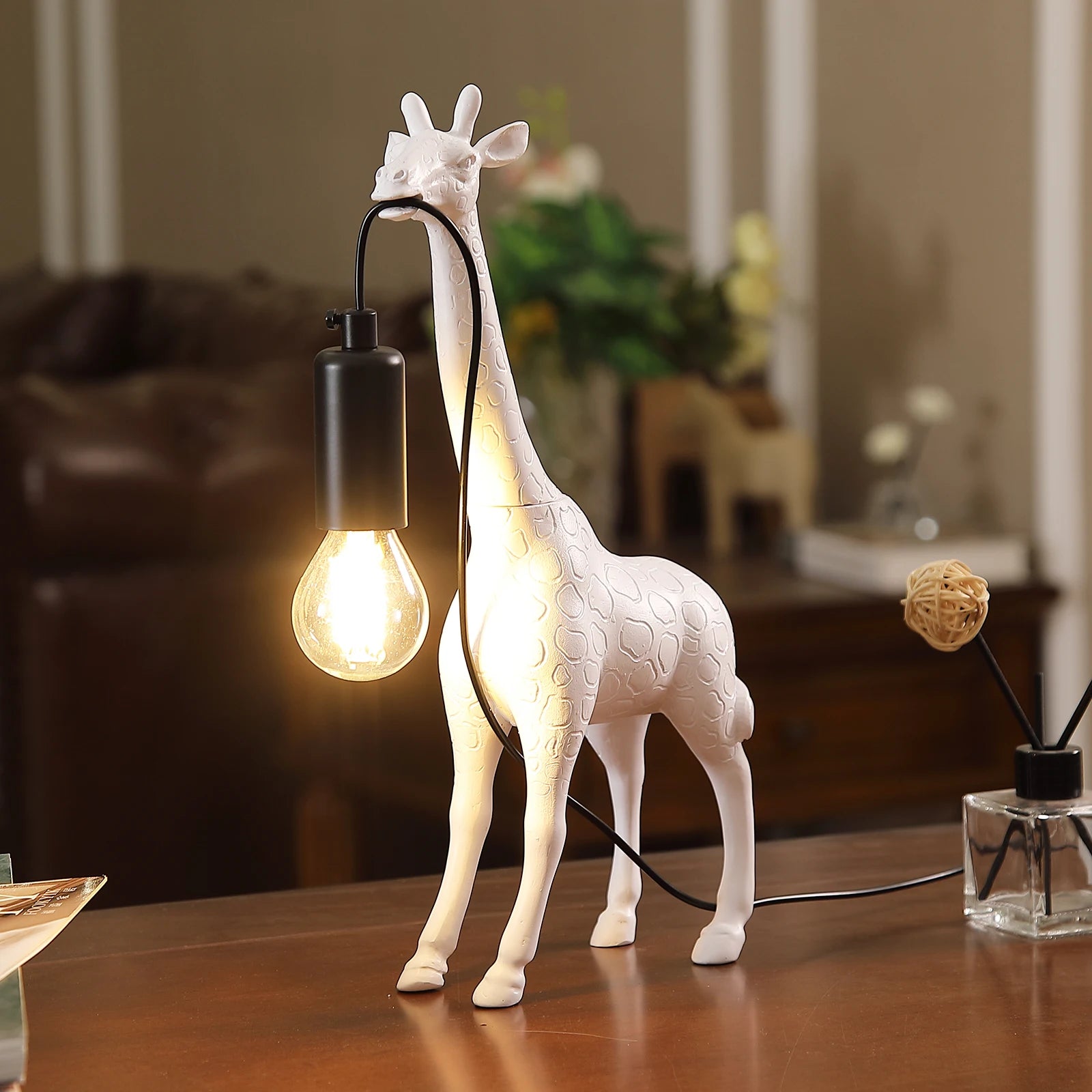 Luminária de mesa Girafa - 02 Cores