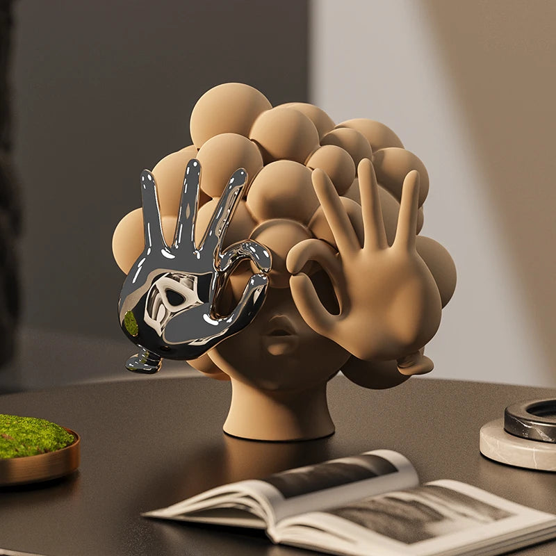 Escultura The Girl - design contemporâneo