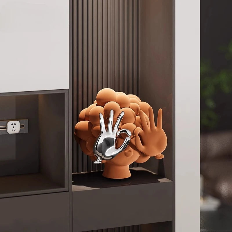 Escultura The Girl - design contemporâneo