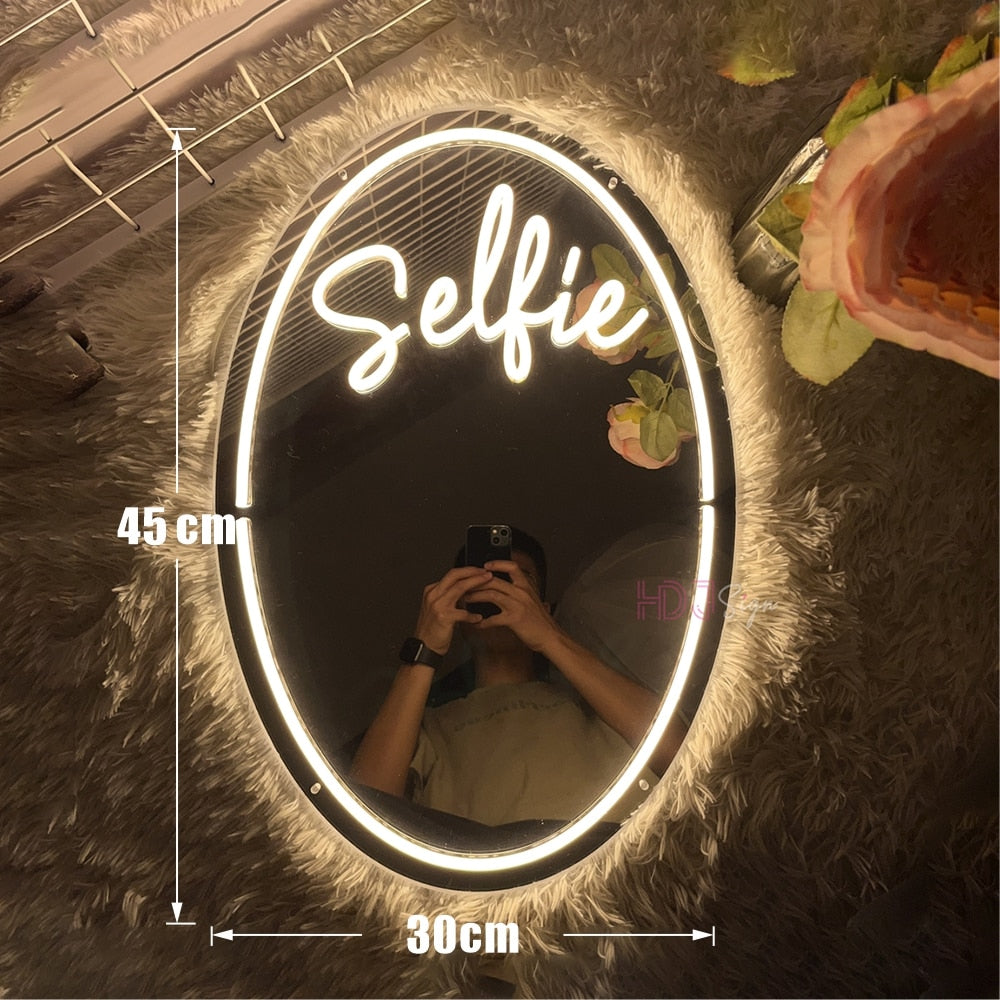 Espelho com led neon Selfie - 45x30cm