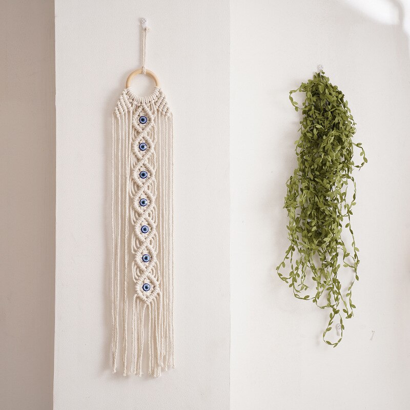 Macrame decorativo com aplicações olho grego - 70cm