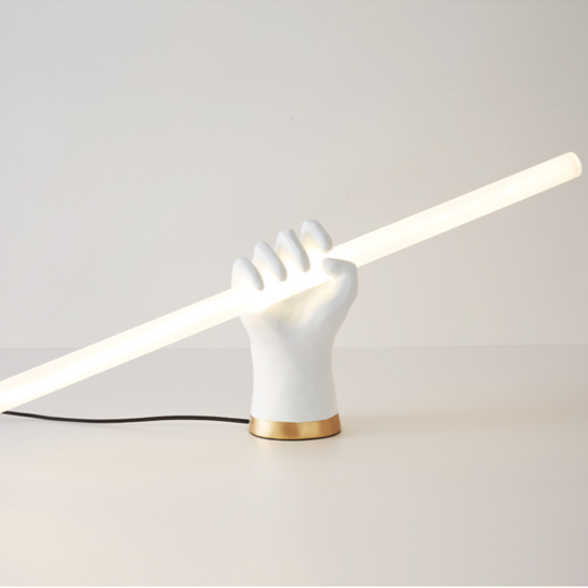 Luminária de mesa Mãos - Design Contemporâneo