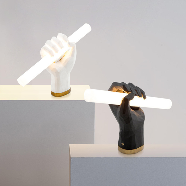 Luminária de mesa Mãos - Design Contemporâneo
