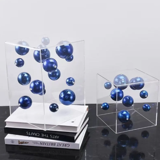 Caixa em acrílico com bolas em metal - Art Deco