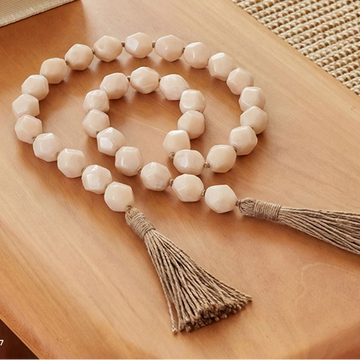 Colar decorativo em resina e juta - 123cm
