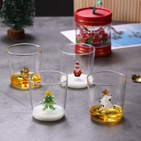 Copos com escultura Natal - em vidro