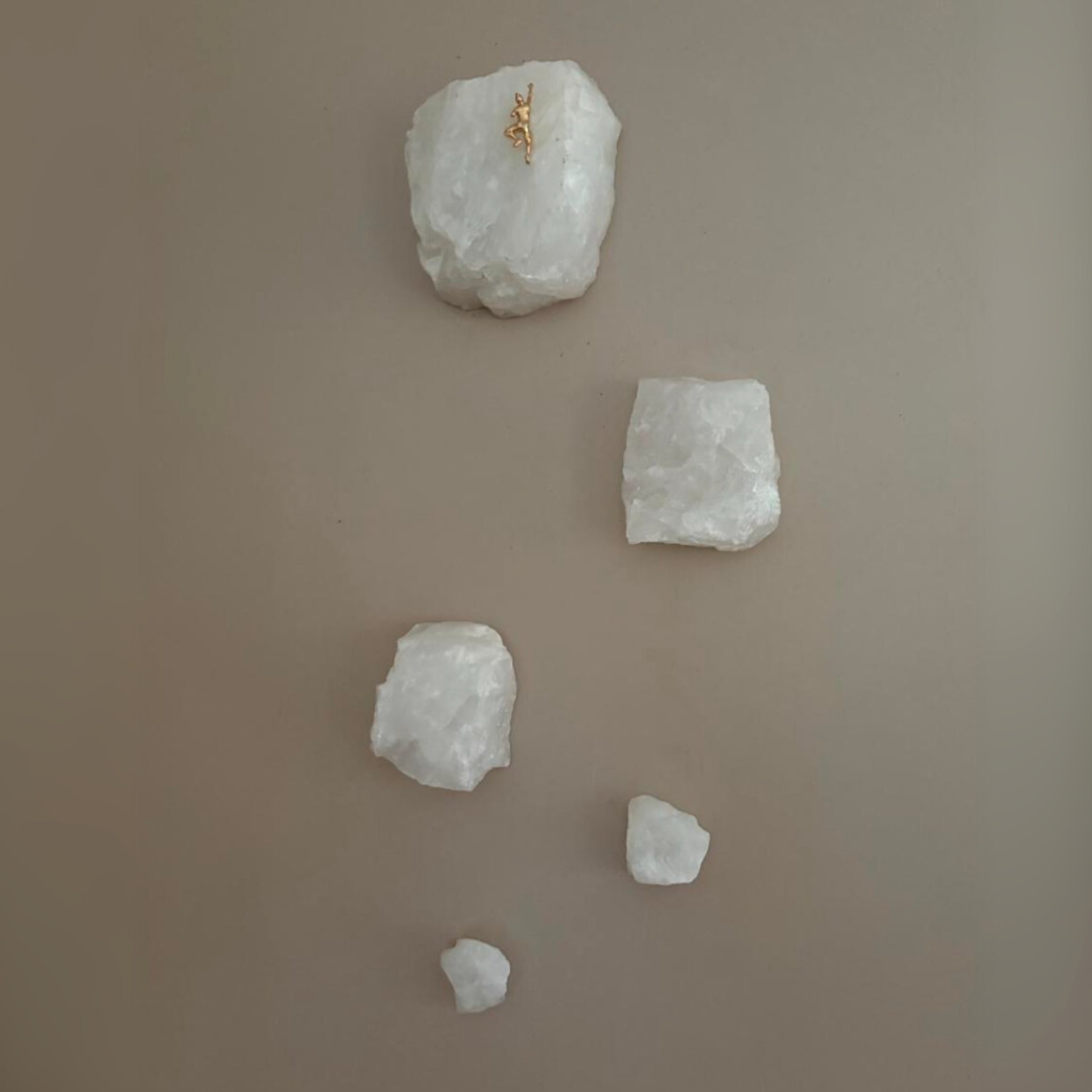 Quartzo branco com escalador