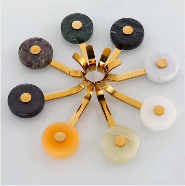 Pendurador Gancho - mármore & metal