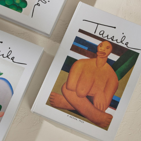 Livro caixa em mdf e canvas Tarsila - A Negra
