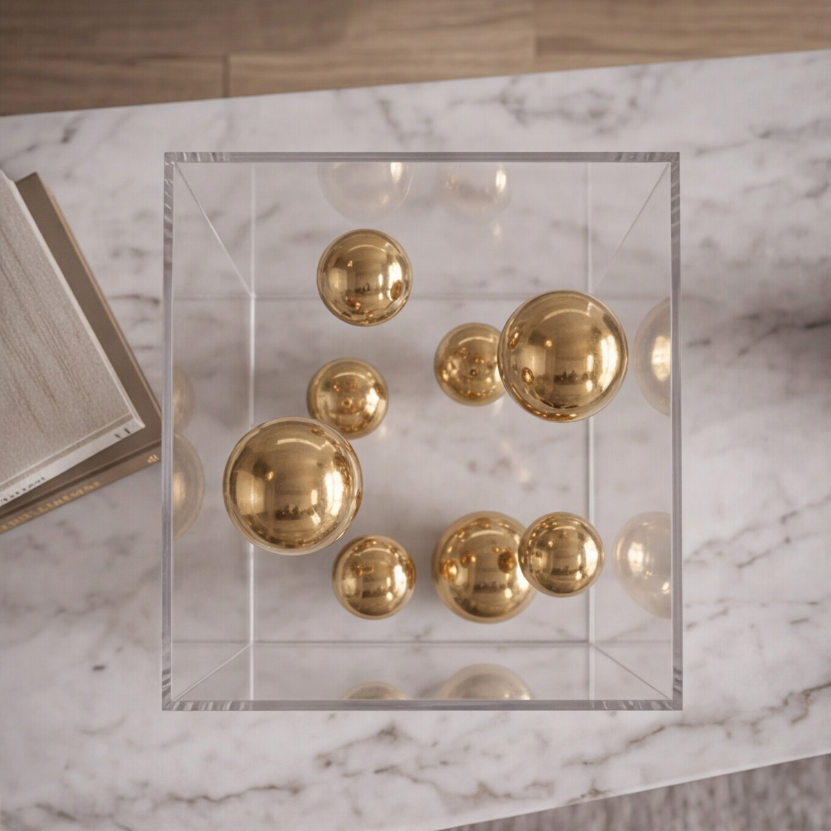 Caixa em acrílico com bolas em metal - Art Deco