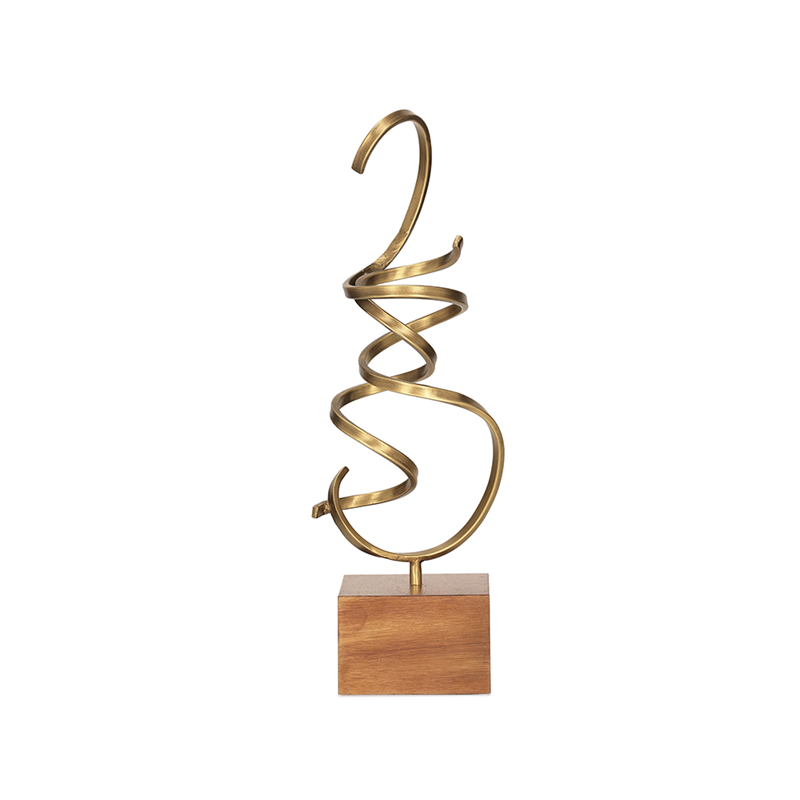Escultura  em metal e madeira - 45cmx12cm