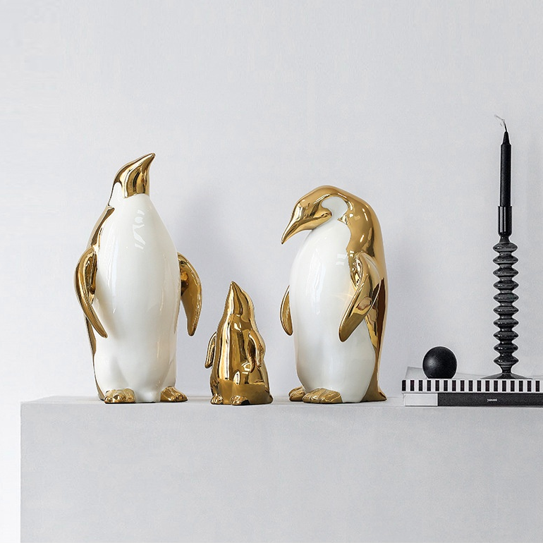 Escultura decorativa Penguim - em cerâmica