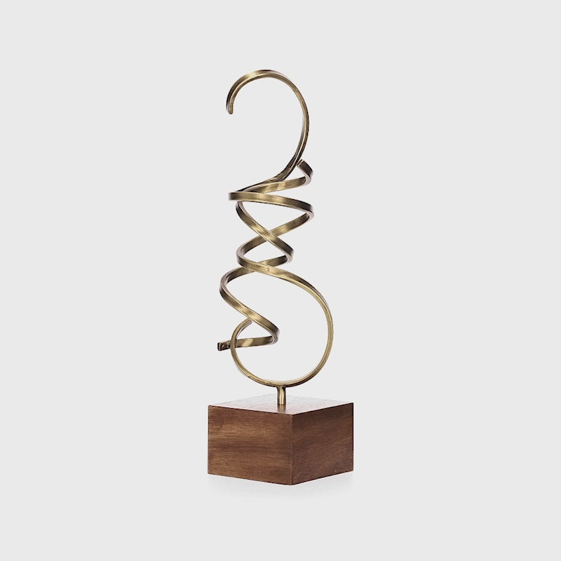 Escultura  em metal e madeira - 45cmx12cm