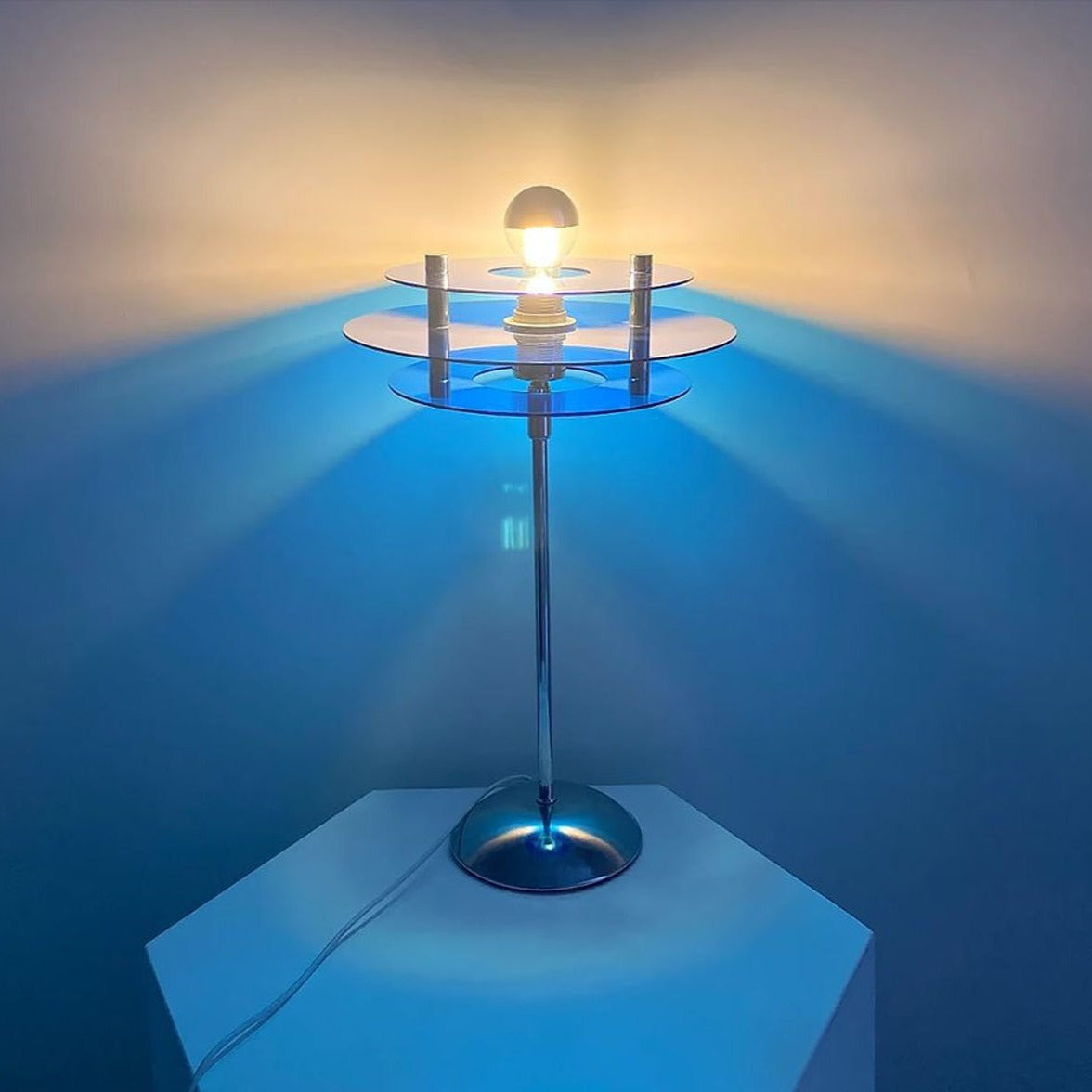 Luminária de mesa Atmosphere - cúpula com led projetor