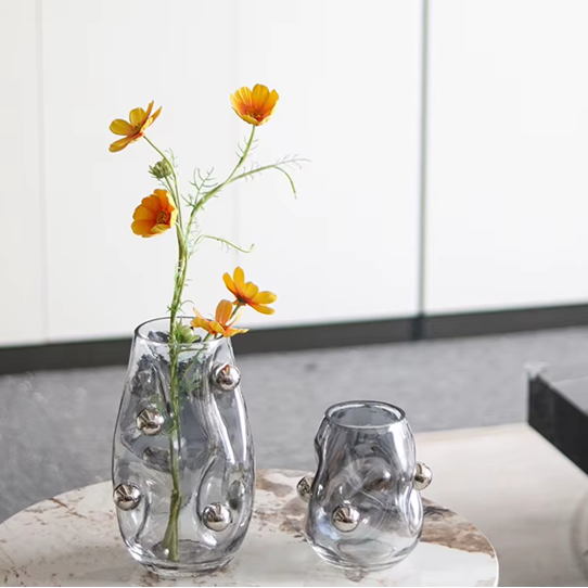 Vaso em vidro fumê com bolas prata - 02 Tamanhos