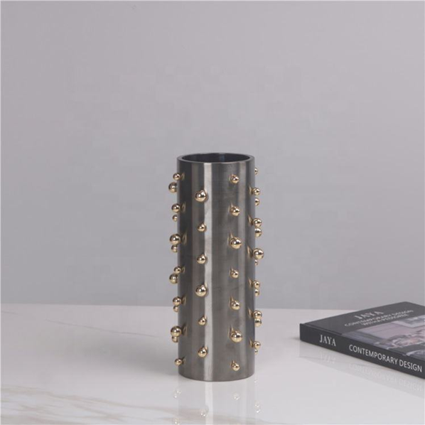 Vasos em metal escovado com bolas - 02 Tamanhos