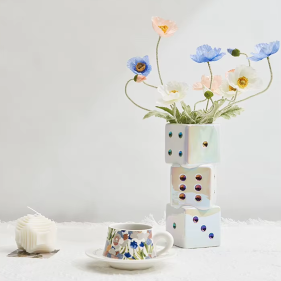Vaso Dados - cerâmica e porcelana