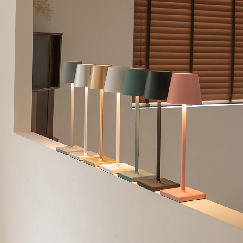Luminária portátil Briza - minimalista e moderna