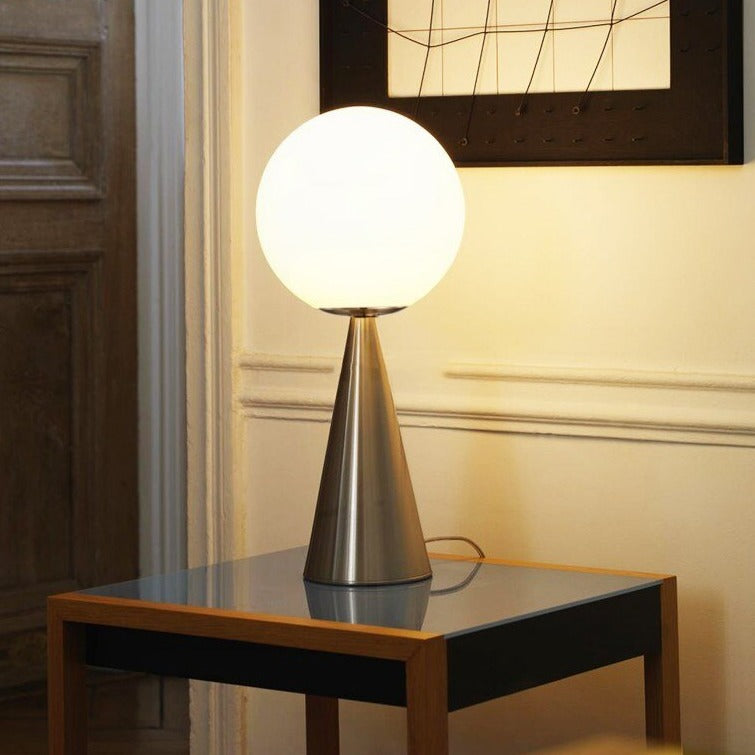Luminária de mesa Cone - design pós-moderno