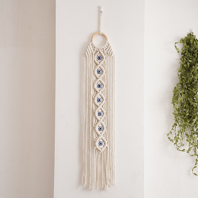 Macrame decorativo com aplicações olho grego - 70cm