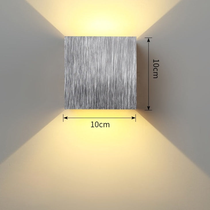 Arandela em alumínio 10cmx10cm