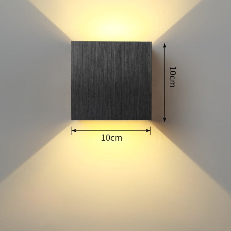 Arandela em alumínio 10cmx10cm