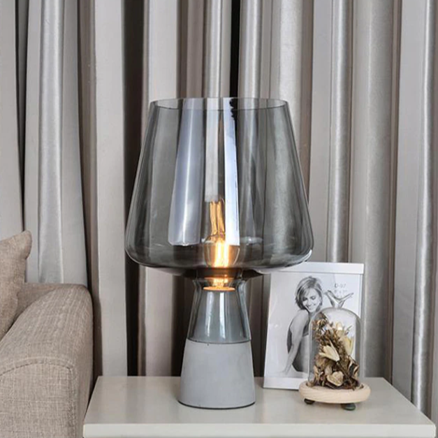 Abajur Manhattan - Concreto & Vidro