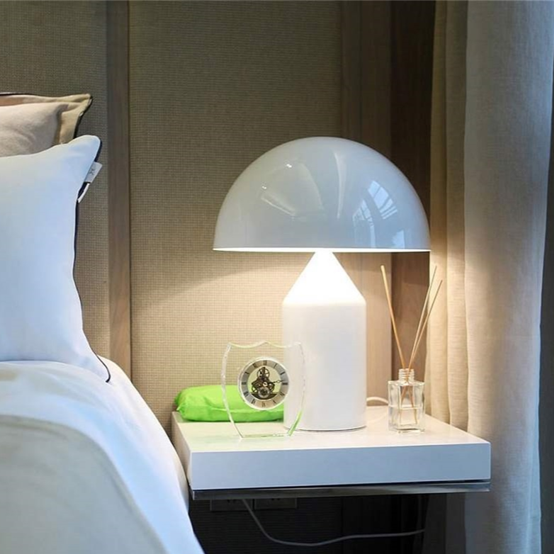 Luminária de Mesa com fio Cogumelo - Em aço inoxidável